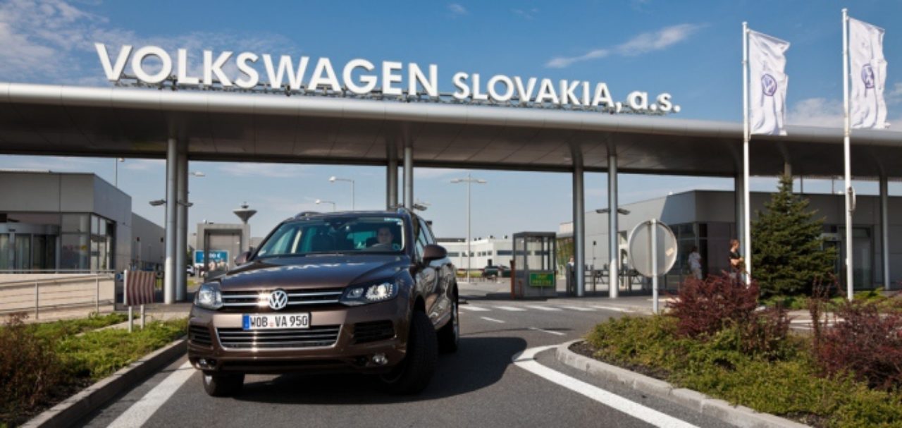 VW_Slovakia_Main_Gate_076_1055x500